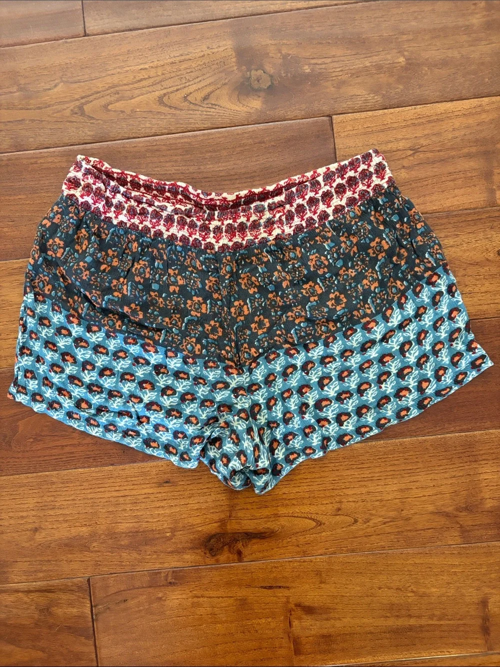 Angie Shorts Size L Boho Hippie Floral Festival Smocked waist Pull-on Lounge